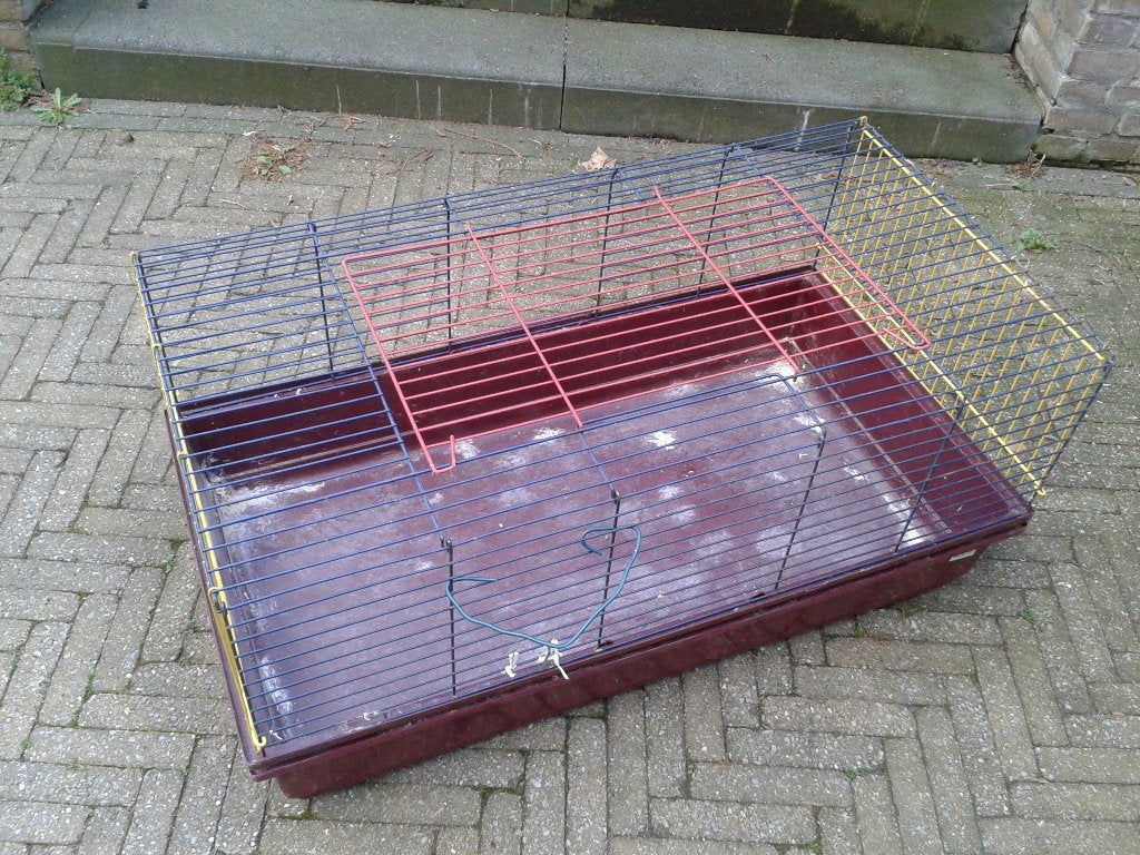 Tweemaal een knaagdieren/ caviabak, Gebruikt, Minder dan 75 cm, Ophalen, Minder dan 60 cm