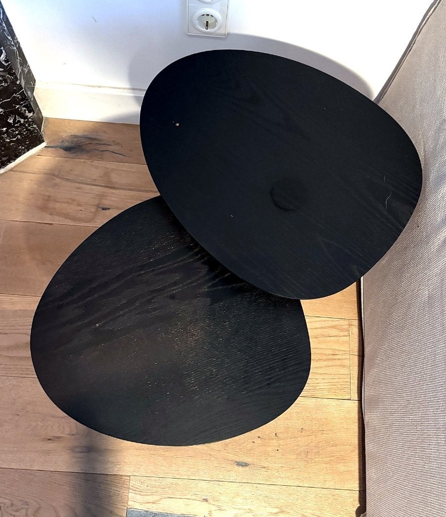 Set van 2 zwarte bijzettafels – organische vorm, Huis en Inrichting, Minder dan 55 cm, Rond, Scandinavisch, Zo goed als nieuw