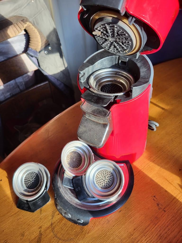 Rood Senseo Koffiezetapparaat met 3 Padhouders, Koffiepads en cups, Gebruikt, Koffiemachine, Ophalen of Verzenden
