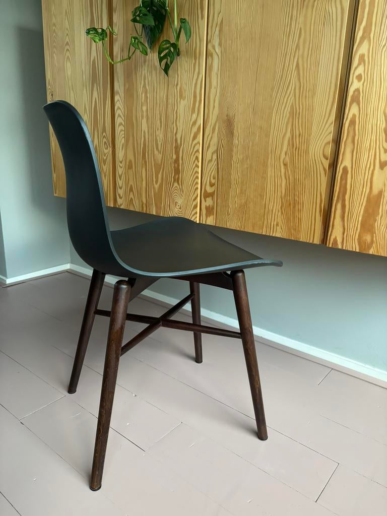 Eetkamerstoel ‘Langue chair’ van Nor11, Huis en Inrichting, Stoelen, Zwart, Zo goed als nieuw, Eén, Ophalen