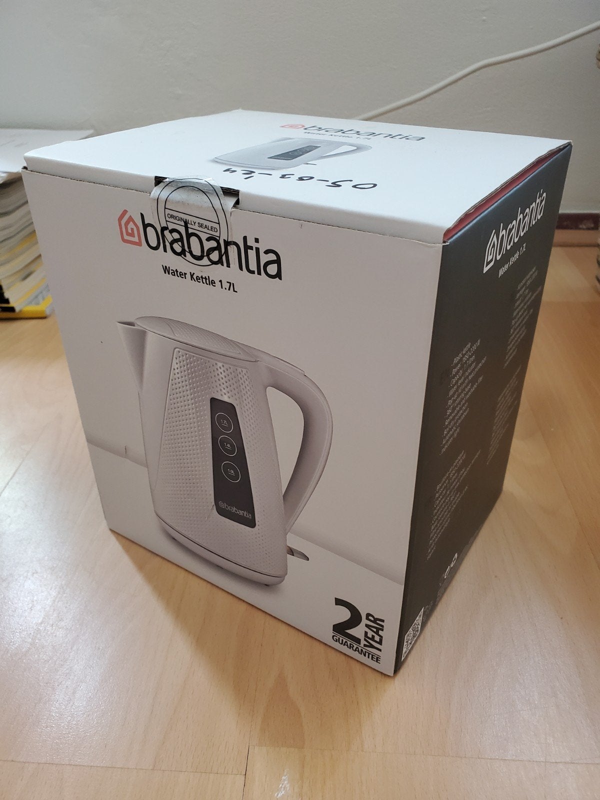 Brabantia BBEK1013KWH waterkoker nieuw in doos, 1 tot 2 liter, Ophalen of Verzenden, Nieuw, Draadloos