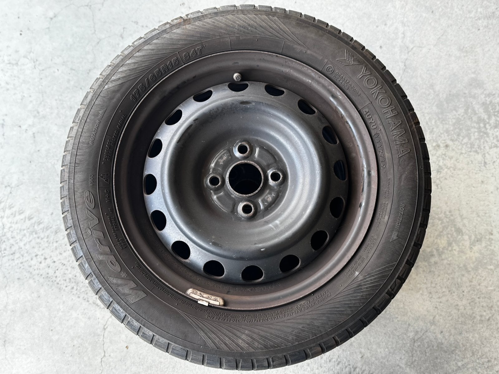 175/65 R15 winterbanden. 3-5 mm. O.a. voor Yaris., Auto-onderdelen, Banden en Velgen, Ophalen, 15 inch, 175 mm, Banden en Velgen