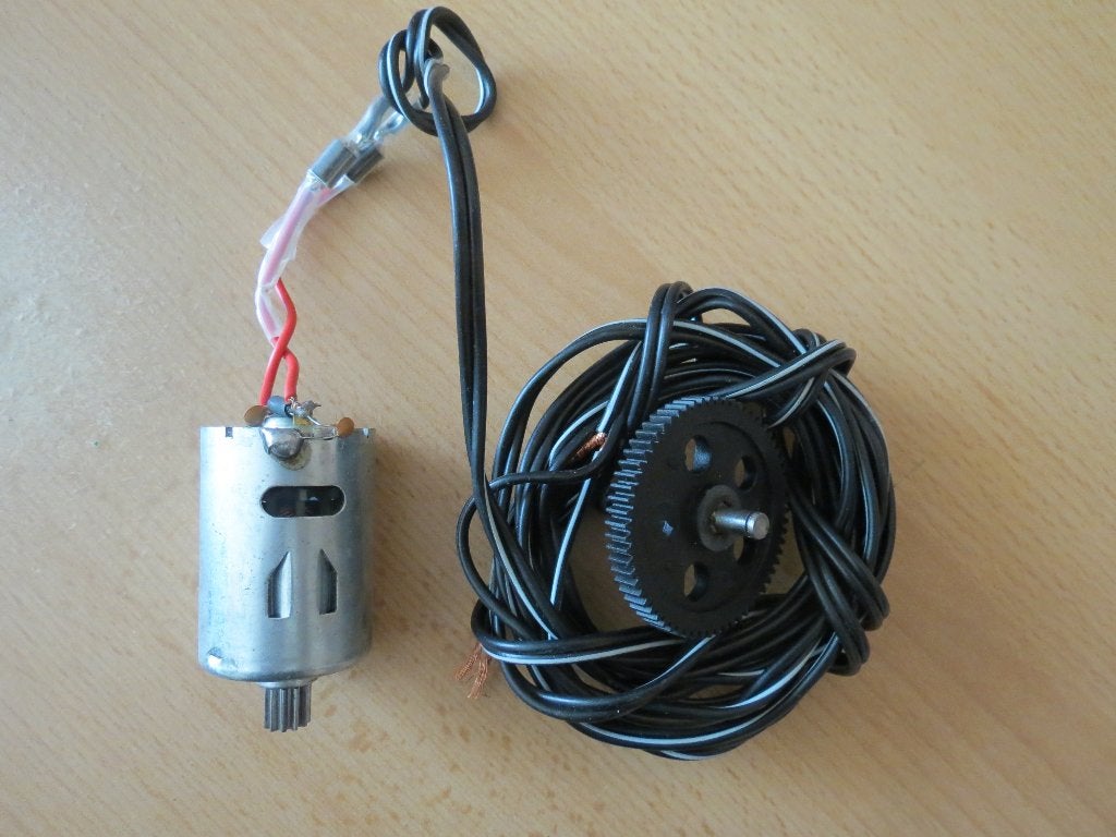 Motortje 12V, Ophalen of Verzenden, Zo goed als nieuw, Groter dan 1:32