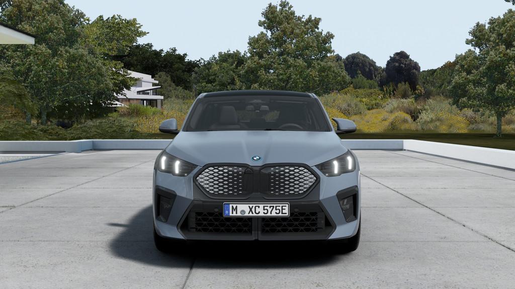 BMW iX2 eDrive20 M Sport / Panoramadak / Sportstoelen / Acht, Auto's, BMW, IX2, Zwart, Nieuw, SUV of Terreinwagen