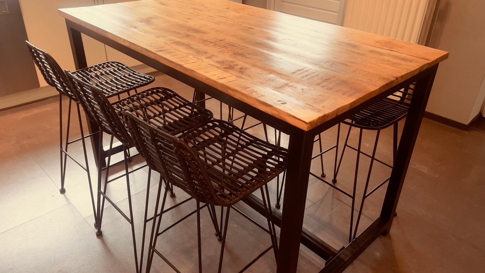 Bartafel mango hout met 6 stoere krukken, Huis en Inrichting, Ophalen, Gebruikt, 50 tot 100 cm, Vijf personen of meer