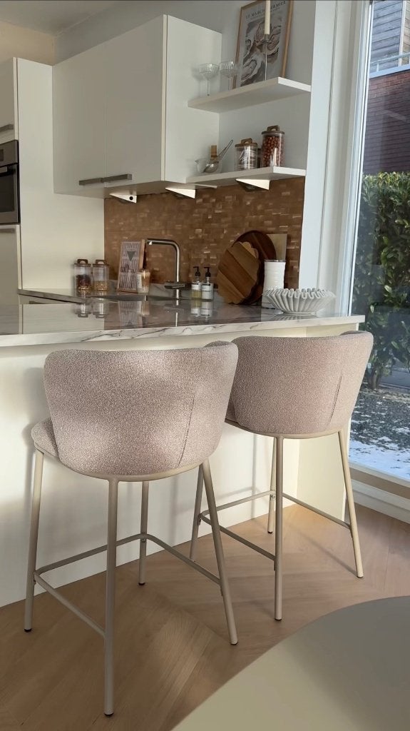 barkrukken set van 2 – bouclé beige – 65 cm – als nieuw, Huis en Inrichting, Ophalen, 60 tot 90 cm, Zo goed als nieuw, Metaal