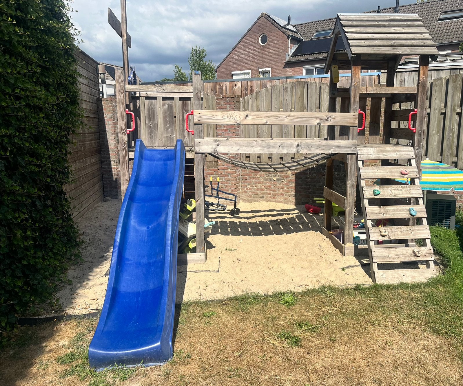 Speelhuisje voor buiten, Kinderen en Baby's, Speelgoed | Buiten | Speeltoestellen, Ophalen, Gebruikt, Klimwand