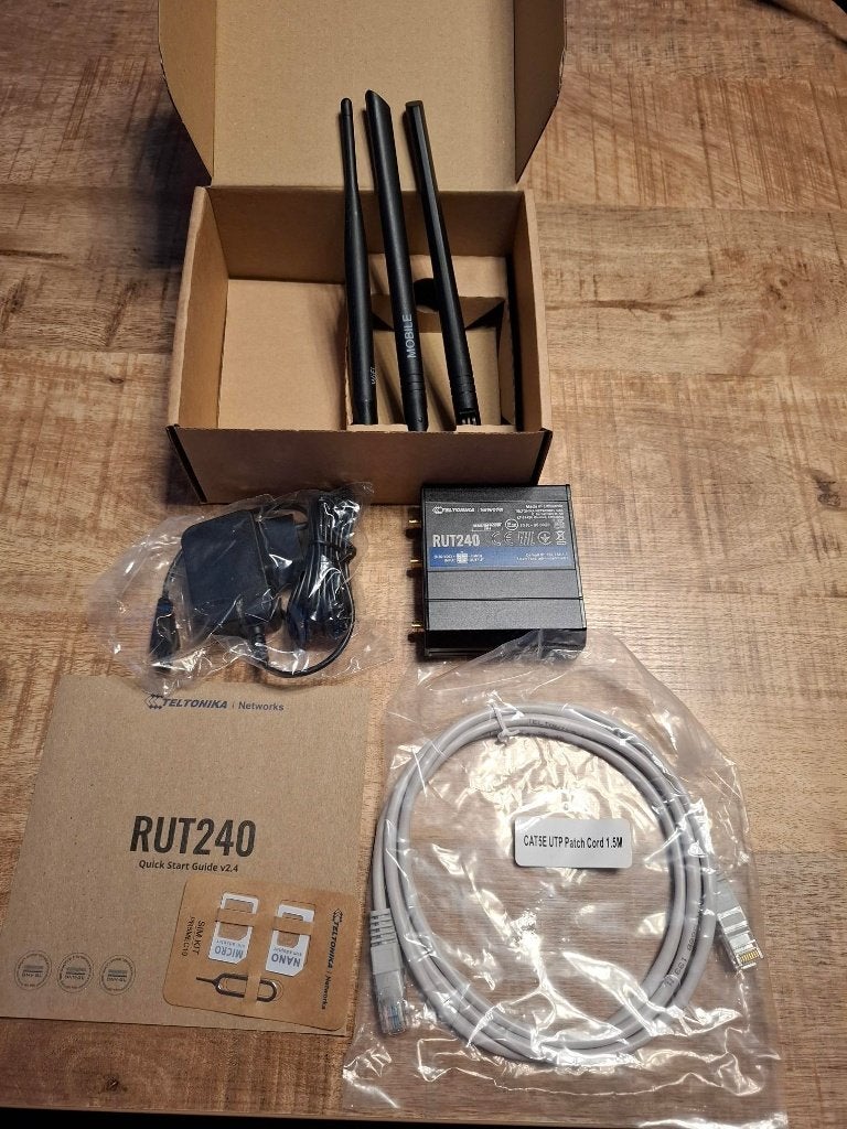 Teltonika RUT240 4G LTE Wi-Fi router, Computers en Software, Routers en Modems, Ophalen of Verzenden, Nieuw, Router, Teltonika