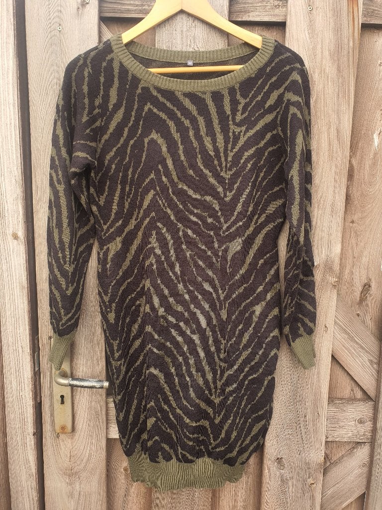 Khaki knit jurk met animal print | M | comfy chic, Maat 38/40 (M), Ophalen of Verzenden, Zo goed als nieuw, Boven de knie