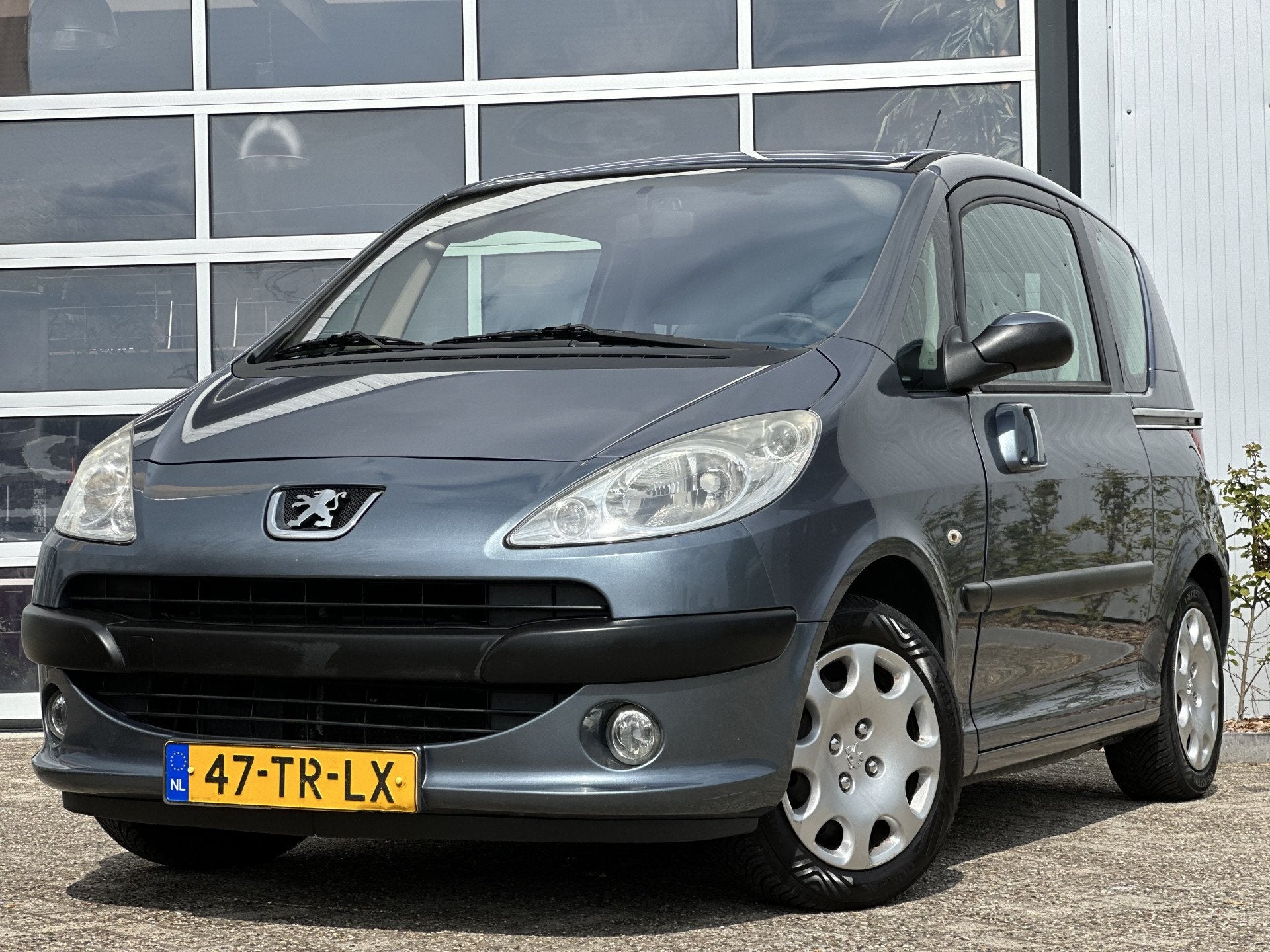 Peugeot 1007 1.4 Gentry 74pk | Nieuwe apk | Airco | Elektris, Auto's, Peugeot, Voorwielaandrijving, 4 cilinders, 4 stoelen, 49 €/maand
