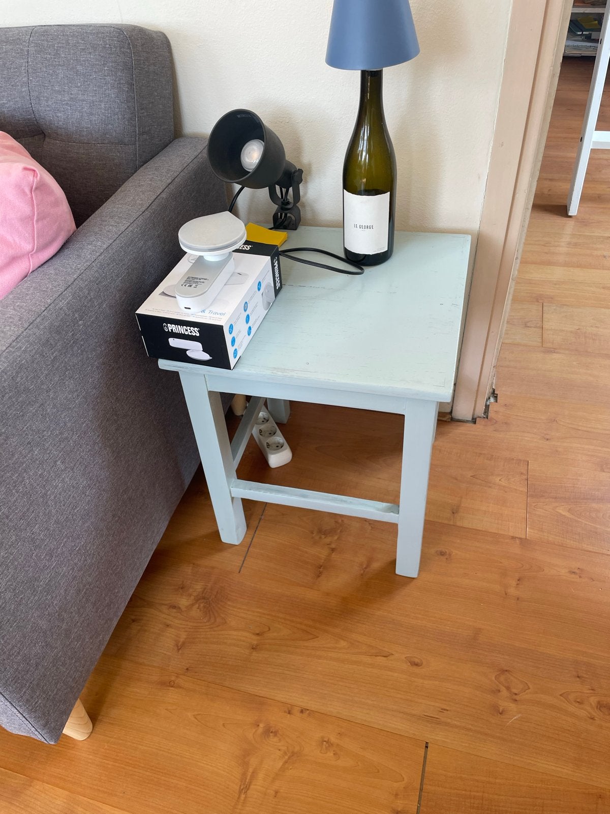 Lichtblauw houten bijzettafeltje, Huis en Inrichting, Tafels | Bijzettafels, Ophalen, Minder dan 45 cm, Minder dan 55 cm, Gebruikt