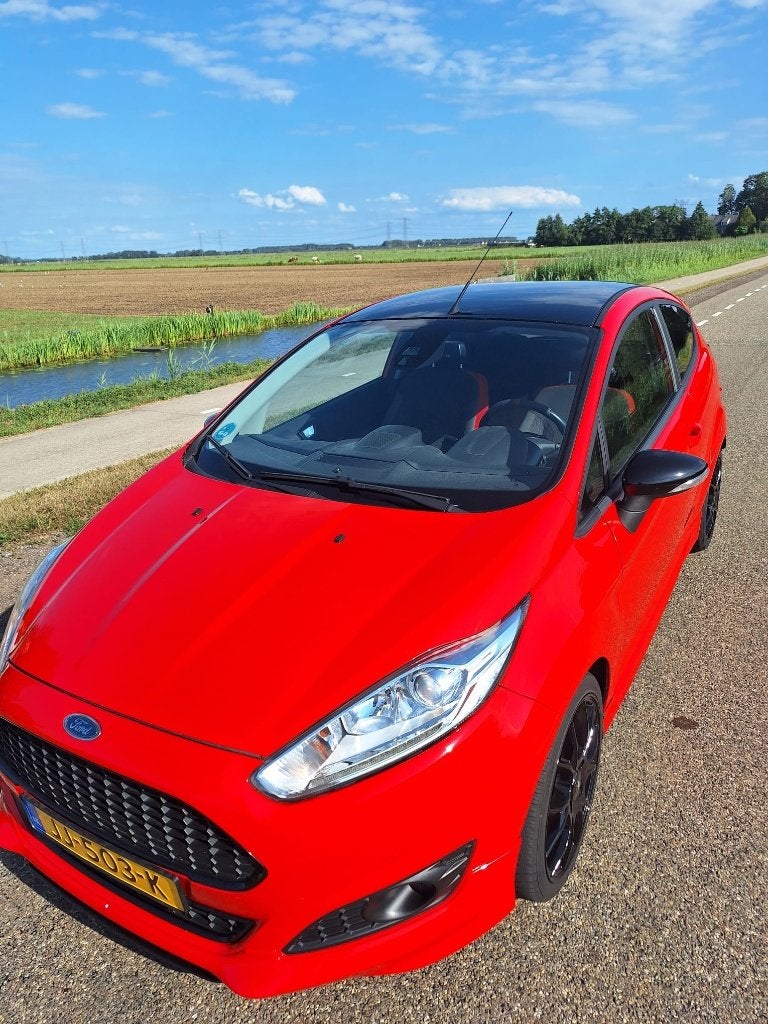 Ford Fiësta Red Edition 2016, Auto's, Voorwielaandrijving, Stof, 1028 kg, Origineel Nederlands