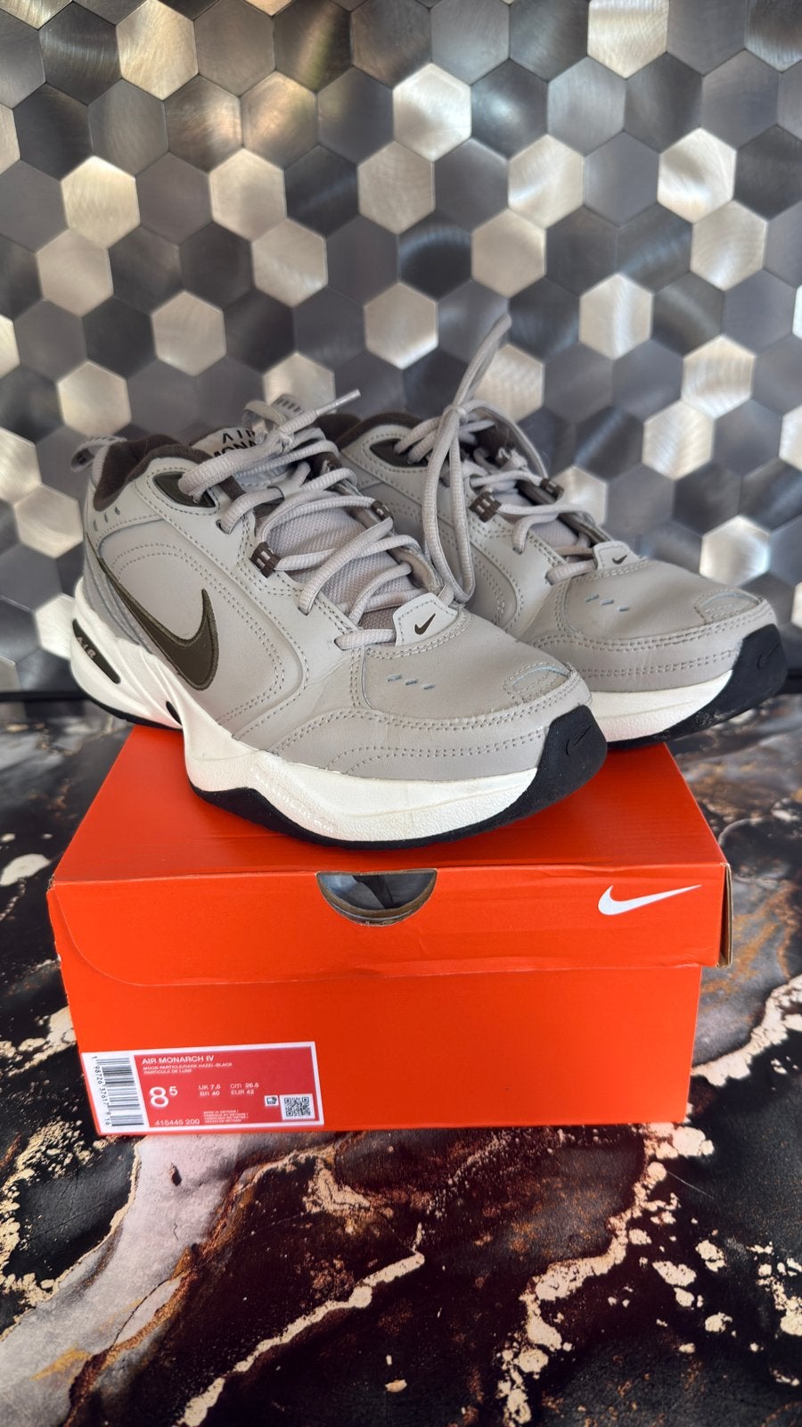 Nike Air Monarch IV Moon/Hazel - Zo goed als nieuw, Ophalen, Overige kleuren, Sneakers of Gympen, Zo goed als nieuw