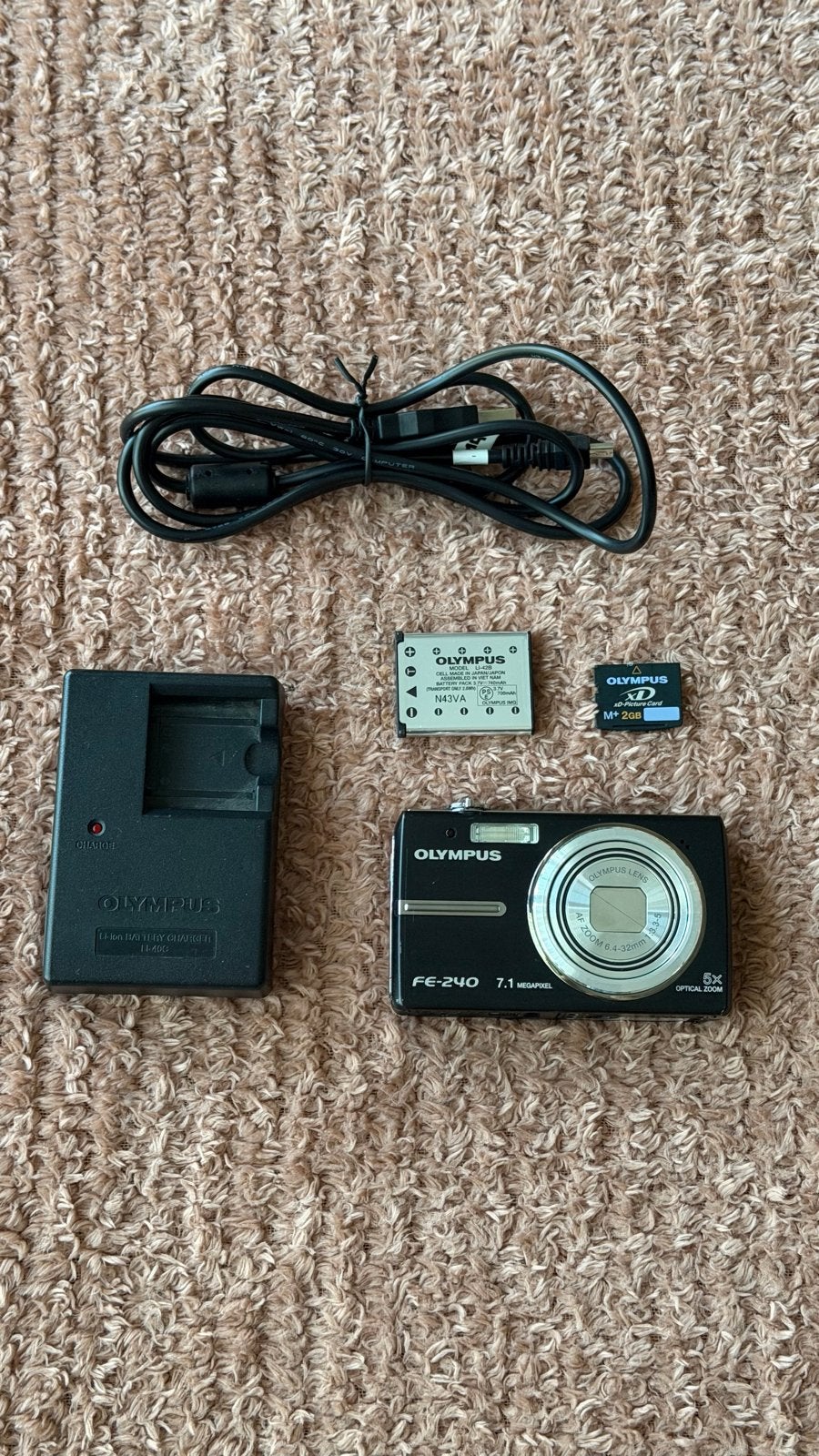 Olympus FE-240 compactcamera (evt met 2GB XD picture card), Gebruikt, Olympus, Compactcamera, 4 t/m 7 keer