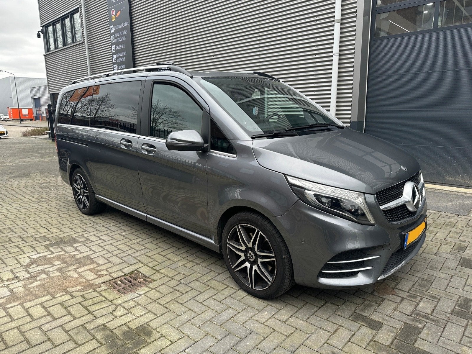 Mercedes-Benz V300  2021 Grijs, Auto's, 2500 kg, Diesel, Particulier, 2019 kg