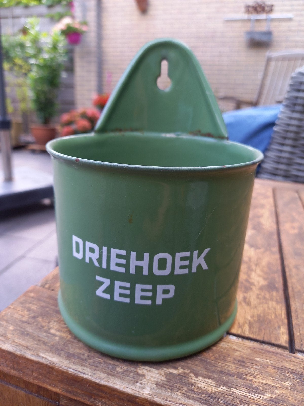 driehoekzeep emaille wandhouder, Ophalen