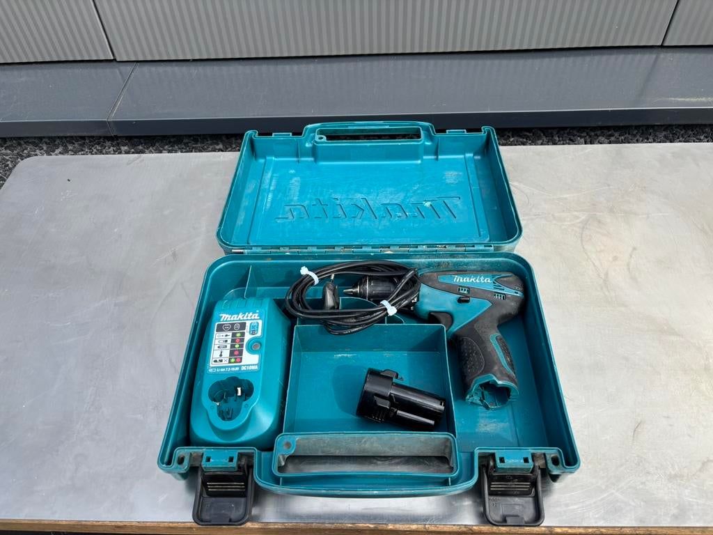 Makita DF330D boor/schroefmachine set 10,8 V, Gebruikt, Info@makita.nl, Variabele snelheid, Ophalen of Verzenden