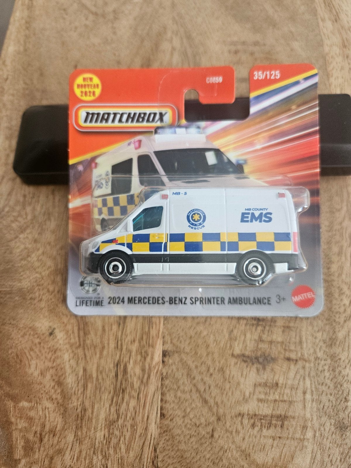 Matchbox Mercedes-Benz Sprinter Ambulance 2024 Nieuw, Ophalen of Verzenden, Nieuw, Auto