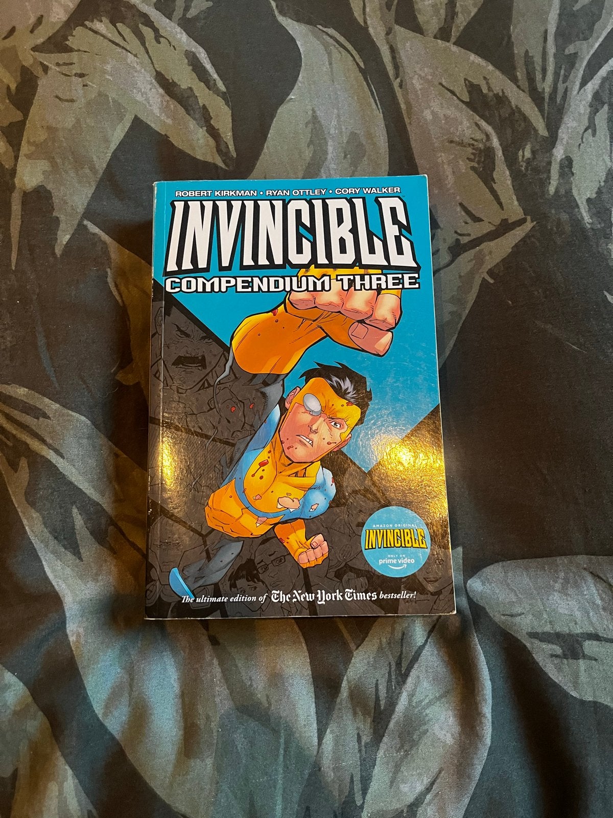 Invincible Compendium Drie (Engels) - Nummers 97-144, Eén stripboek, Ophalen of Verzenden, Zo goed als nieuw