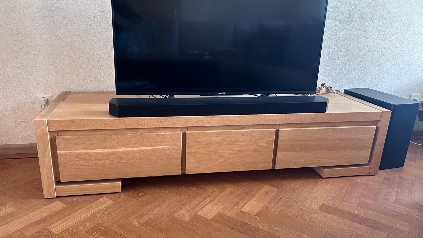 Eikenhouten TV-meubel Karel Mintjens model Quba - Zgan, Ophalen, 150 tot 200 cm, Eikenhout, Zo goed als nieuw