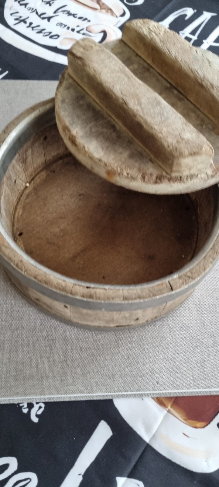 Antieke houten kaaskuip met deksel, Verzenden