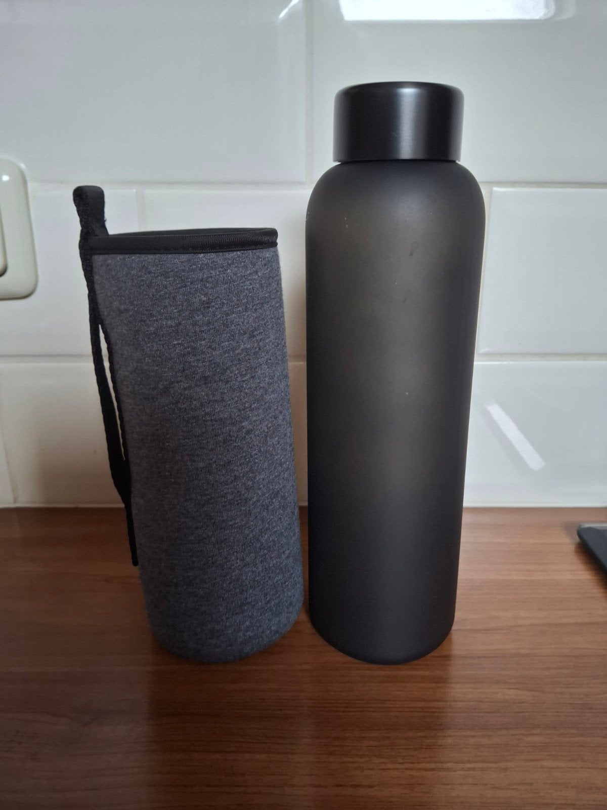 Waterdrop glazen fles 600 ml met hoes - Nieuw, Ophalen of Verzenden, Nieuw