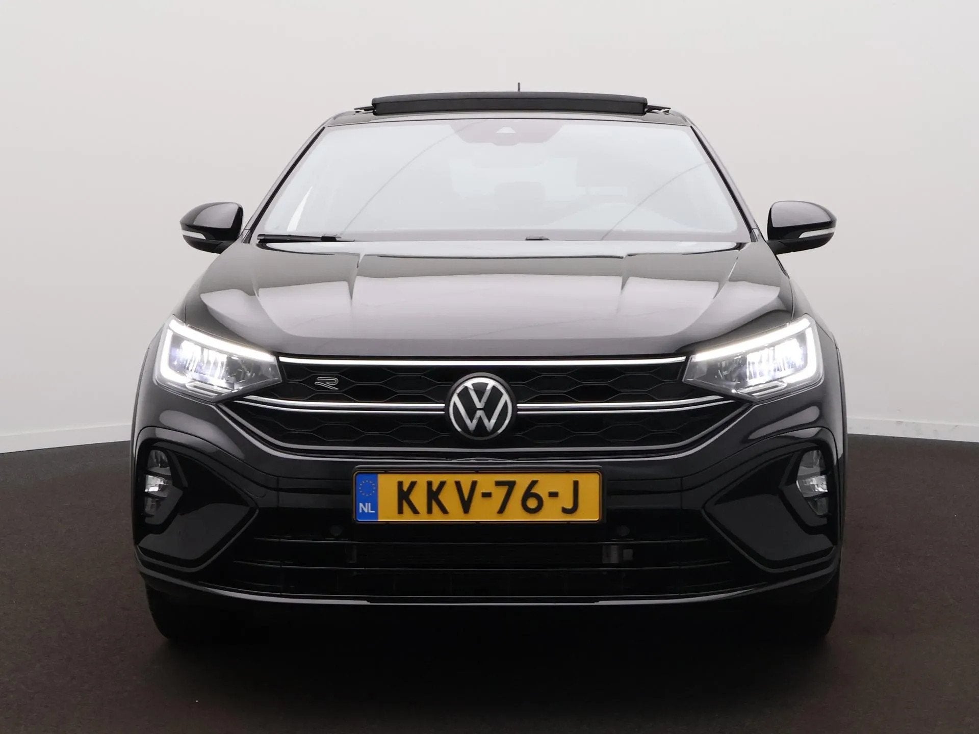 Volkswagen Taigo 1.0 TSI R-Line Edition (bj 2025), Stof, Gebruikt, 1144 kg, Zwart