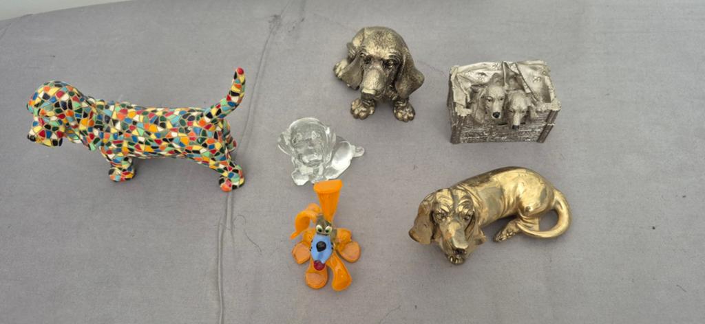 Verzameling Teckel Basset beeldjes - Diverse Materialen, Ophalen of Verzenden, Zo goed als nieuw, Beeldje of Figuurtje