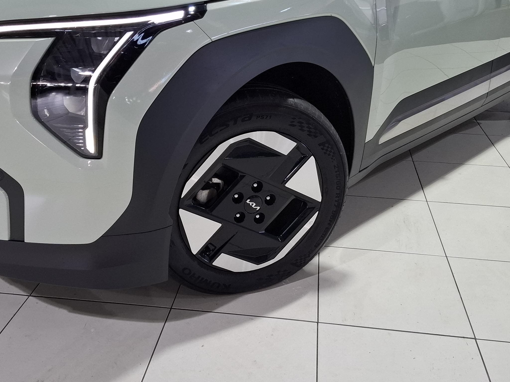 Kia EV3 Plus 81.4 kWh Stoel en Stuur verwarming, Apple Carpl, Auto's, Stof, Origineel Nederlands, 204 pk, 1000 kg