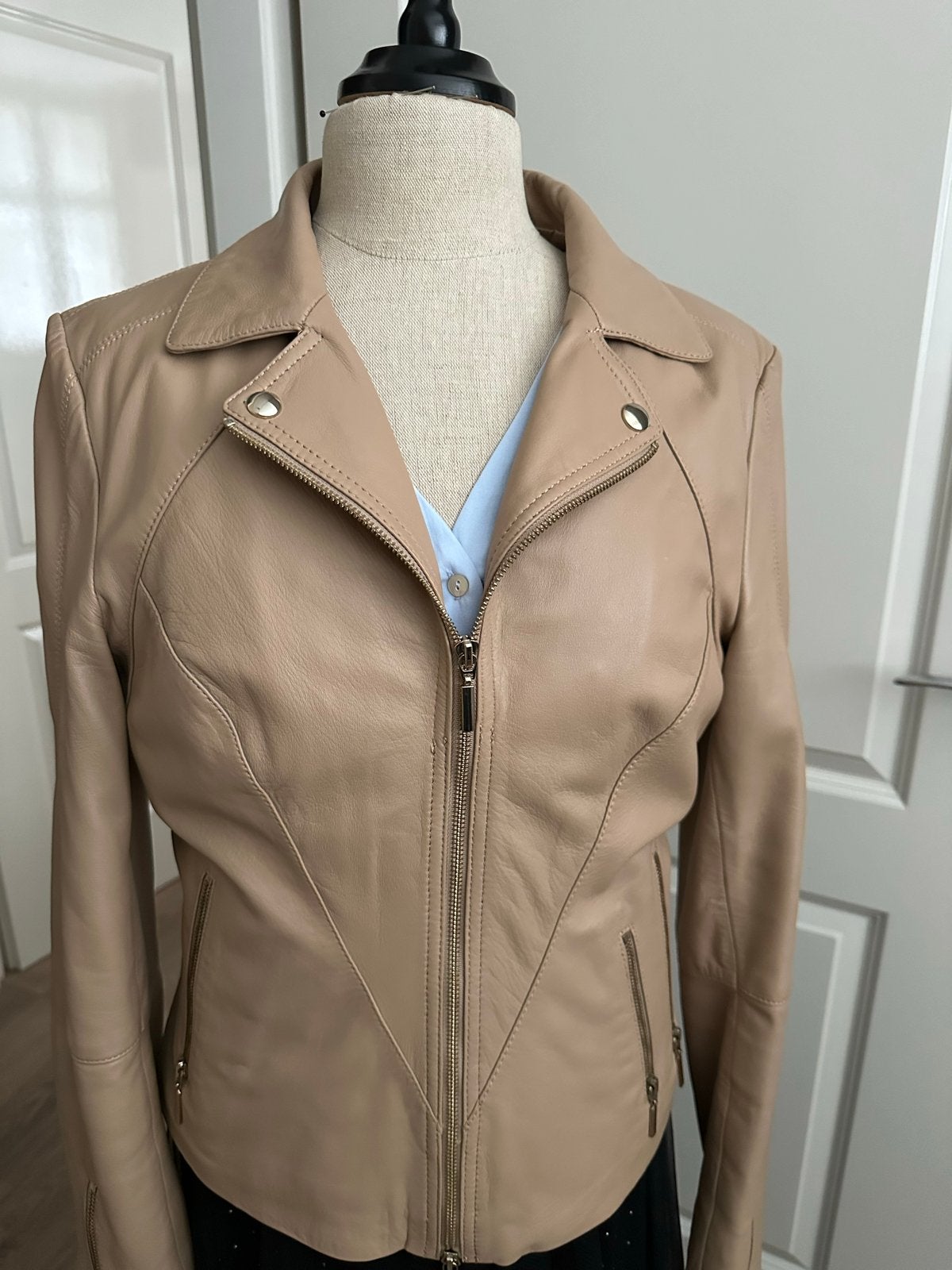 Leren bikerjack Studio AR in beige - Maat 40 - Nieuwstaat, Ophalen of Verzenden, Zo goed als nieuw, Maat 38/40 (M), Beige