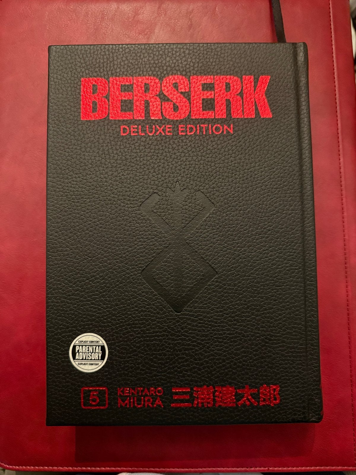 Berserk Deluxe Edition Vol. 5, Eén stripboek, Ophalen of Verzenden, Zo goed als nieuw