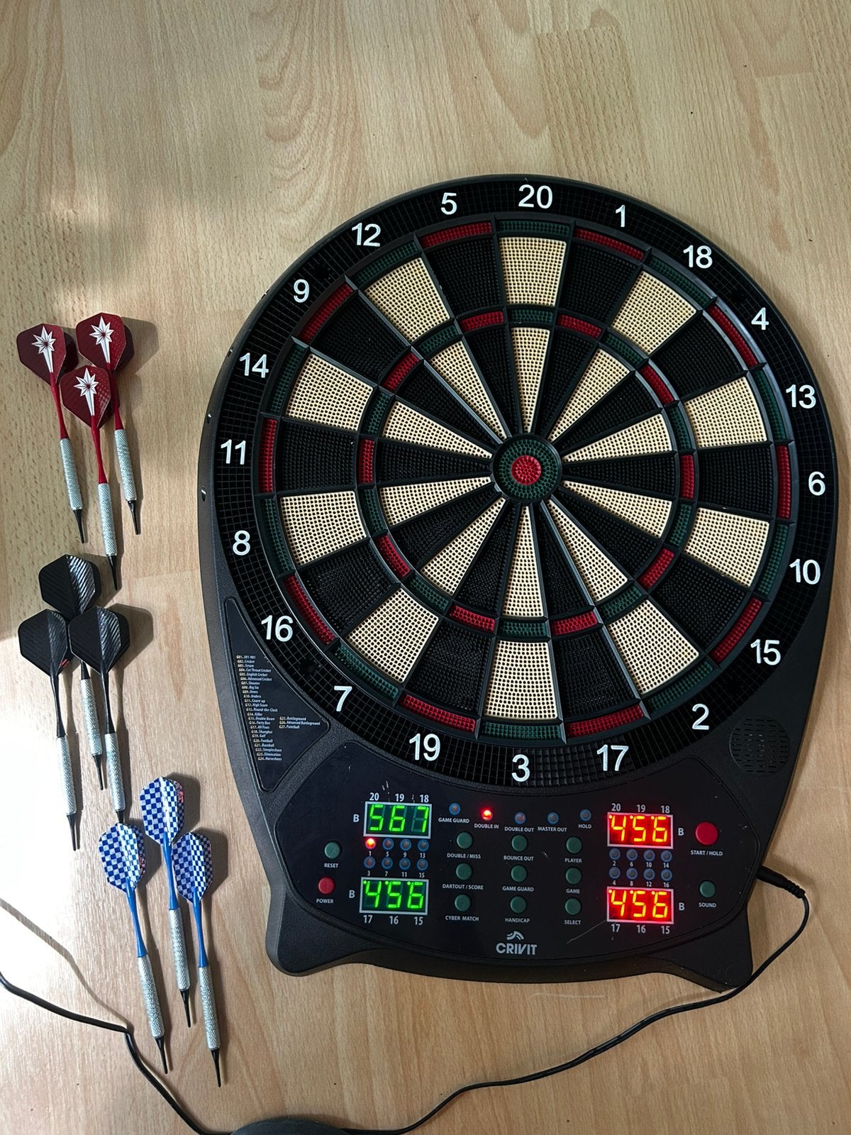 Elektronisch dartbord met pijlen en extra tips, Ophalen of Verzenden, Zo goed als nieuw, Dartbord, Elektronisch