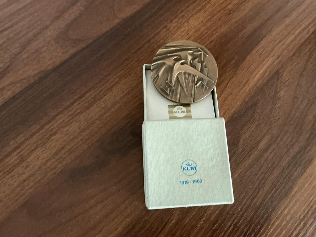 Jubileum munt 50 jaar KLM (1919-1969) in doosje, Ophalen of Verzenden, Brons, Nederland