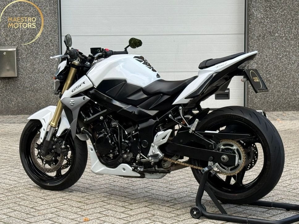 Foto 13 van SUZUKI GSR 750 ABS Origineel NL GROTE Beurt gehad TOPPER !!