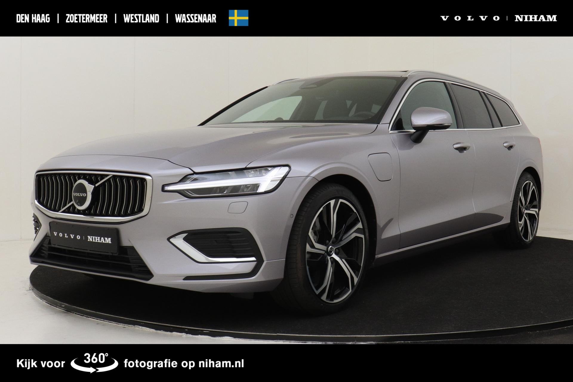 Volvo V60 T8 PLUG-IN HYBRID AWD ULTRA BRIGHT *UNIEK!* -PANO.