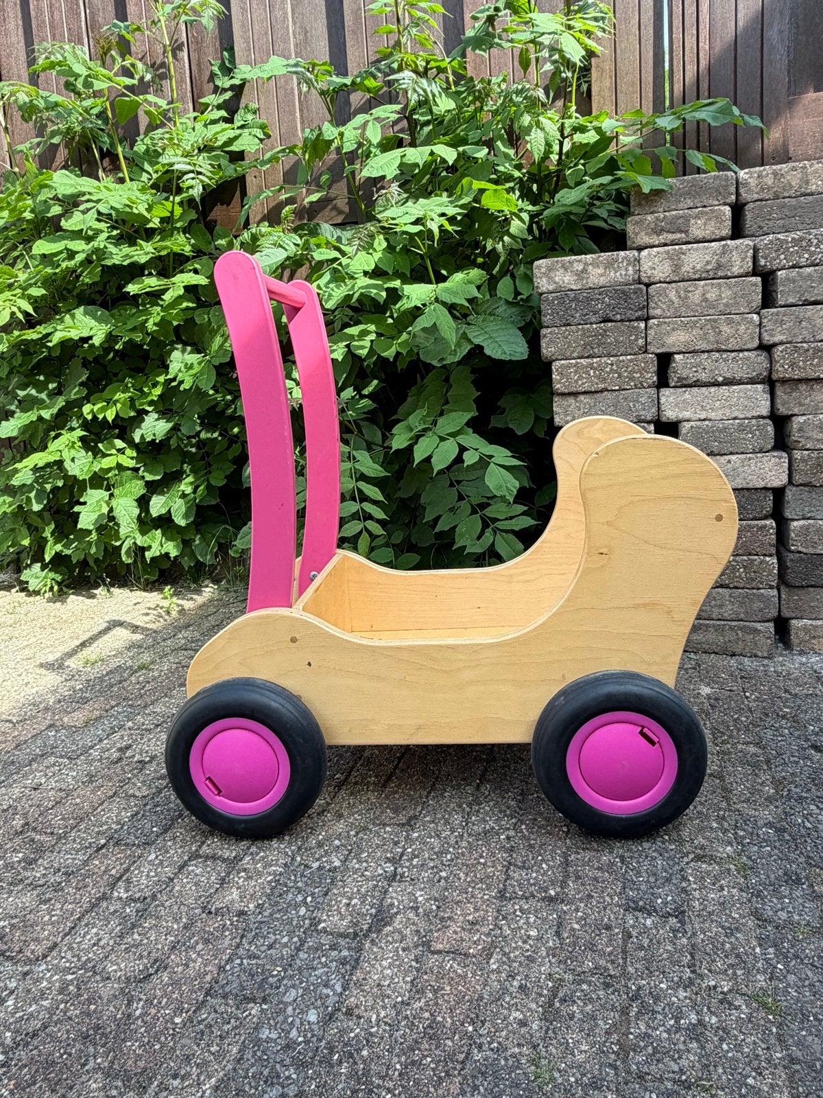 Houten loopwagen met roze accenten, Ophalen, Gebruikt, Duw- of Trekspeelgoed