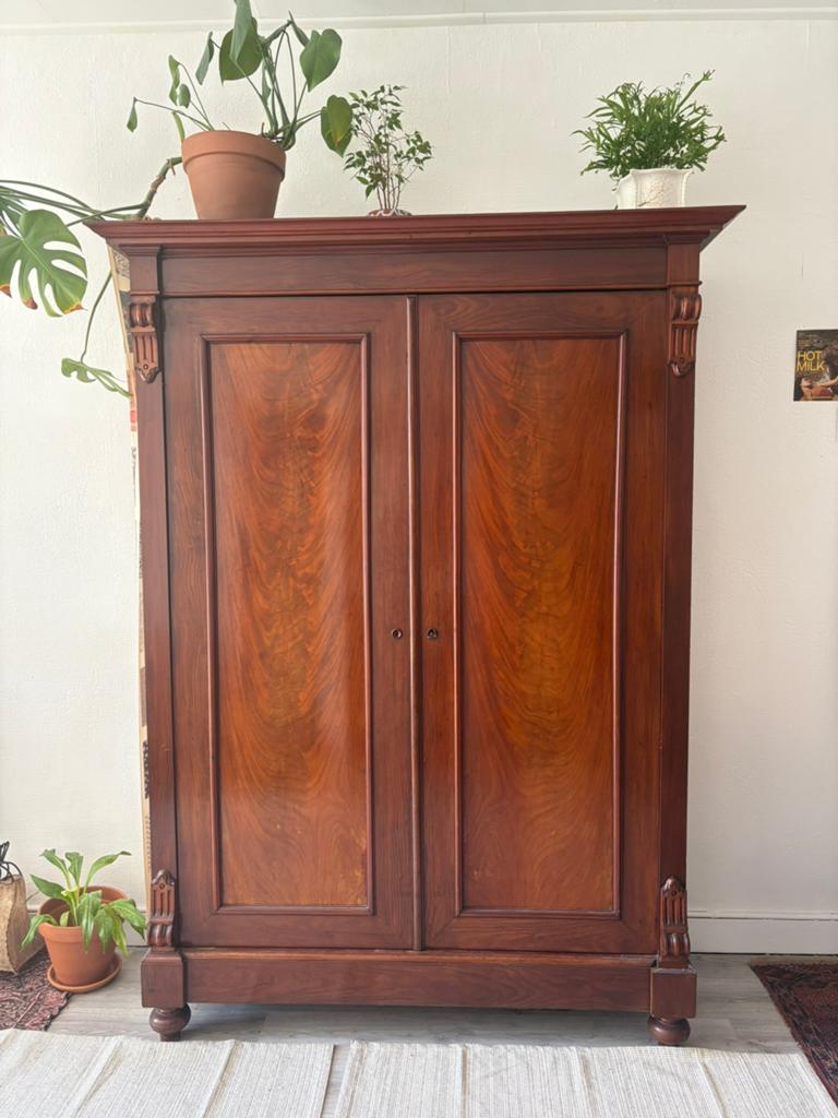 Antieke biedermeier linnenkast, Ophalen