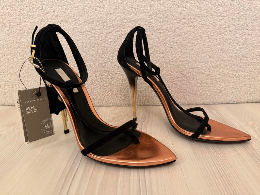 Nieuw! H&M hakken suede, Pumps, Zwart, Nieuw, Ophalen of Verzenden