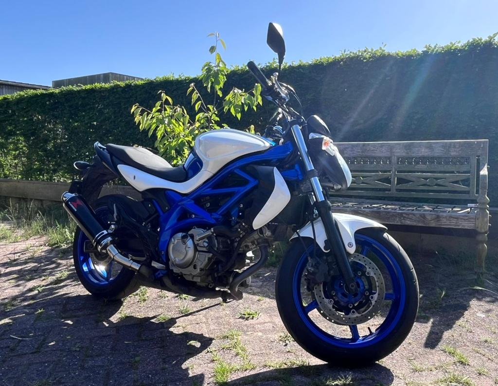 Suzuki Gladius SFV650 met ABS, Motoren, 2 cilinders, Motorrijbewijs A, Gebruikt, Particulier