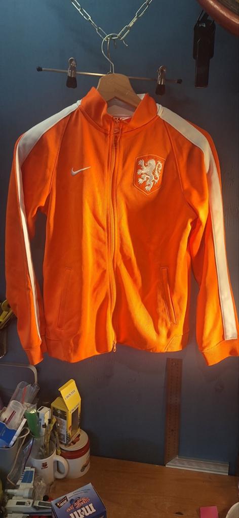 Nederlands elftal Nike kinder vest maat 158 (3725), Sport en Fitness, Voetbal, Ophalen of Verzenden, Zo goed als nieuw, Trainingspak