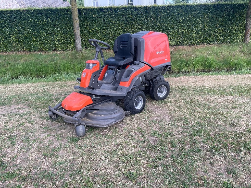 Husqvarna RC 320Ts AWD, Tuin en Terras, Zitmaaiers, Gebruikt, 90 tot 120 cm, Elektrische starter, Mulchfunctie, Opvangbak, Ophalen