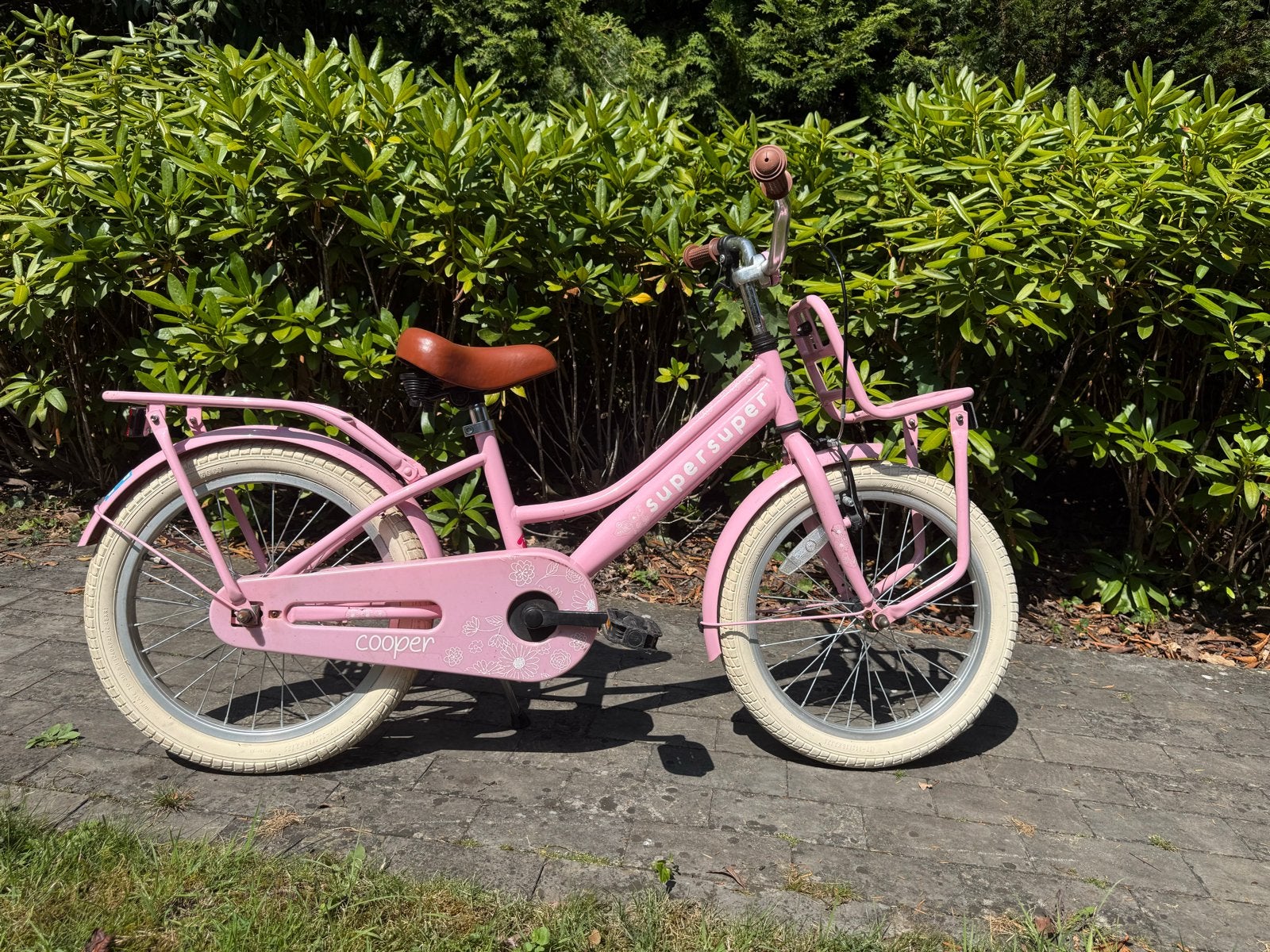 Gebruikte kinderfiets 18 inch - Ketting moet gespannen worde, Fietsen en Brommers, Fietsen | Kinderfietsjes, Ophalen, Gebruikt
