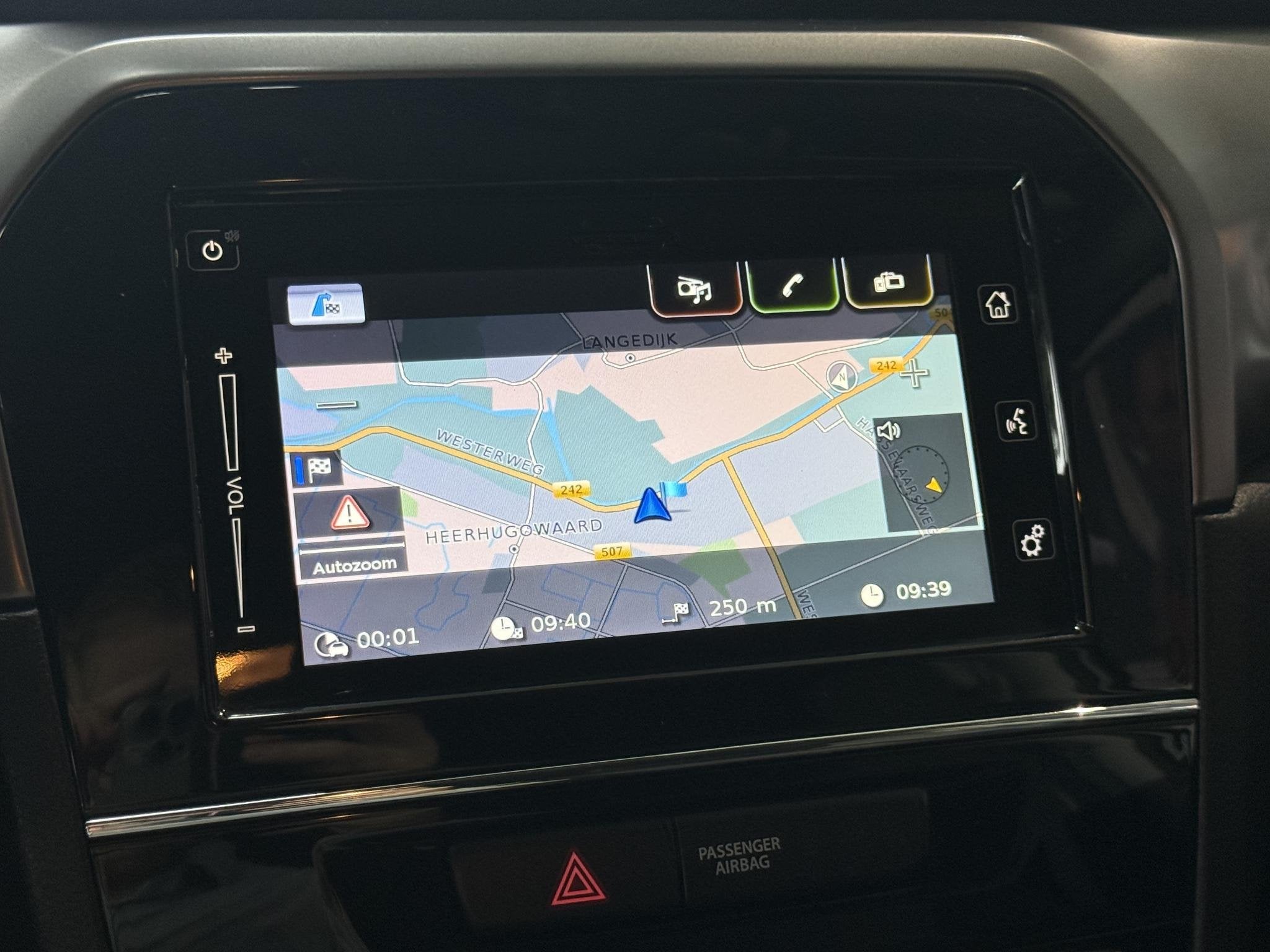 Foto 18 van Suzuki Vitara 1.4 Boosterjet Select Smart Hybrid Navigatie