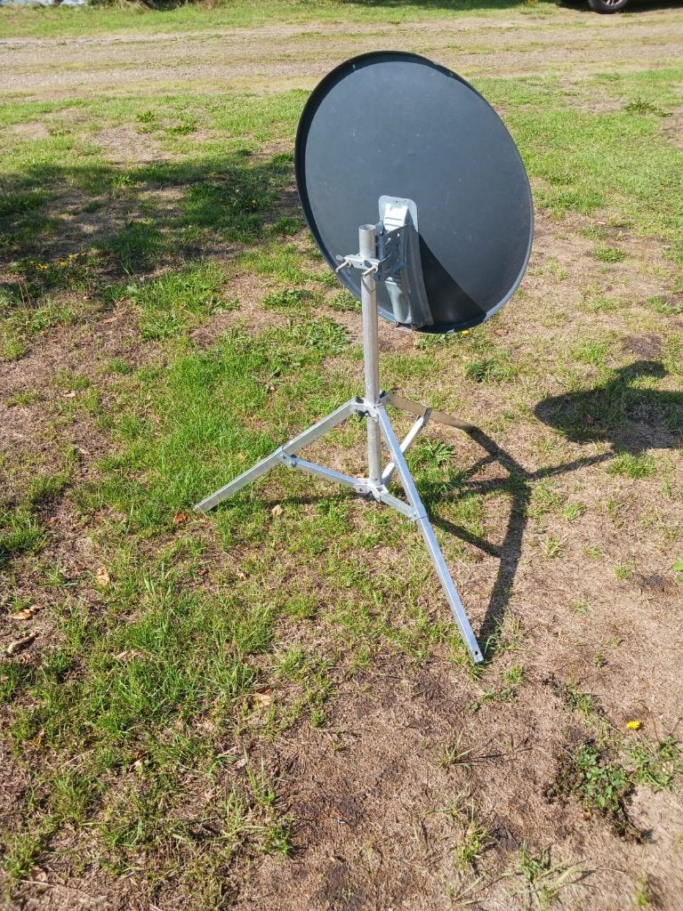 Triax schotelantenne met statief - Ideaal voor camping, Ophalen, Gebruikt, (Schotel)antenne, Overige merken