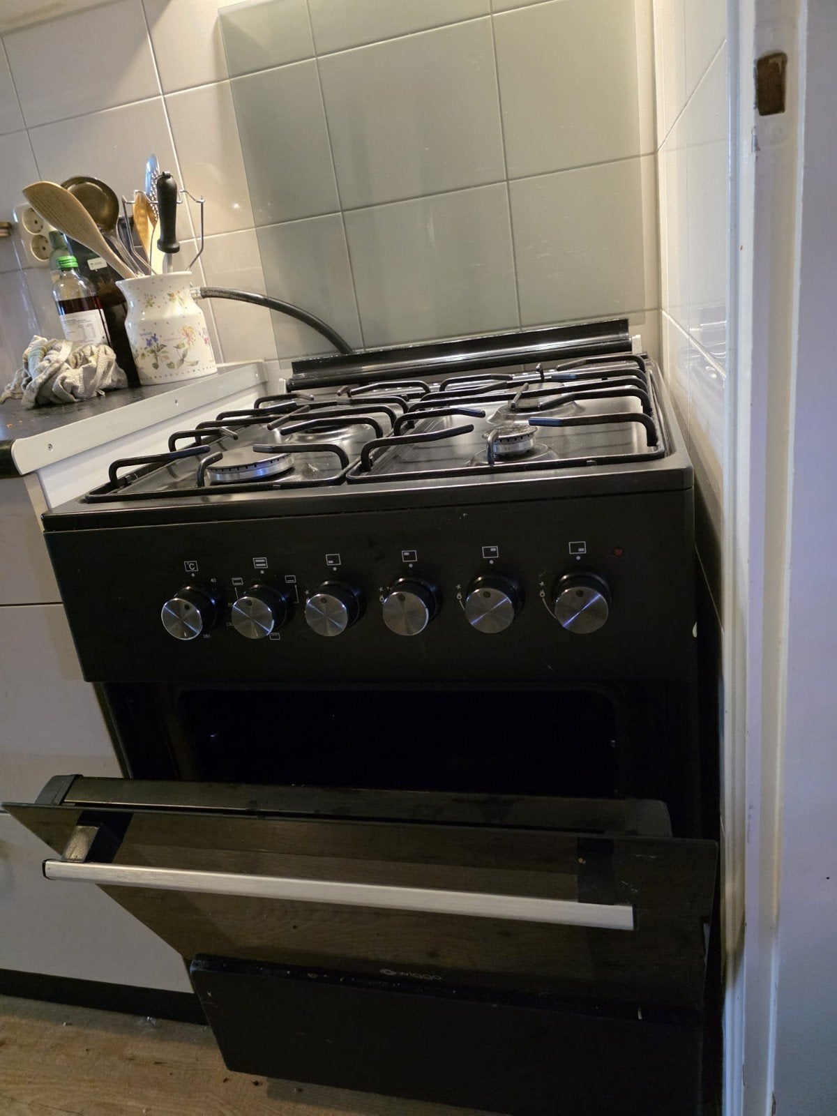 Wiggo gasfornuis met oven - 1 gaspit werkt niet, Witgoed en Apparatuur, Fornuizen, Ophalen, 60 cm of meer, 4 kookzones, Gas