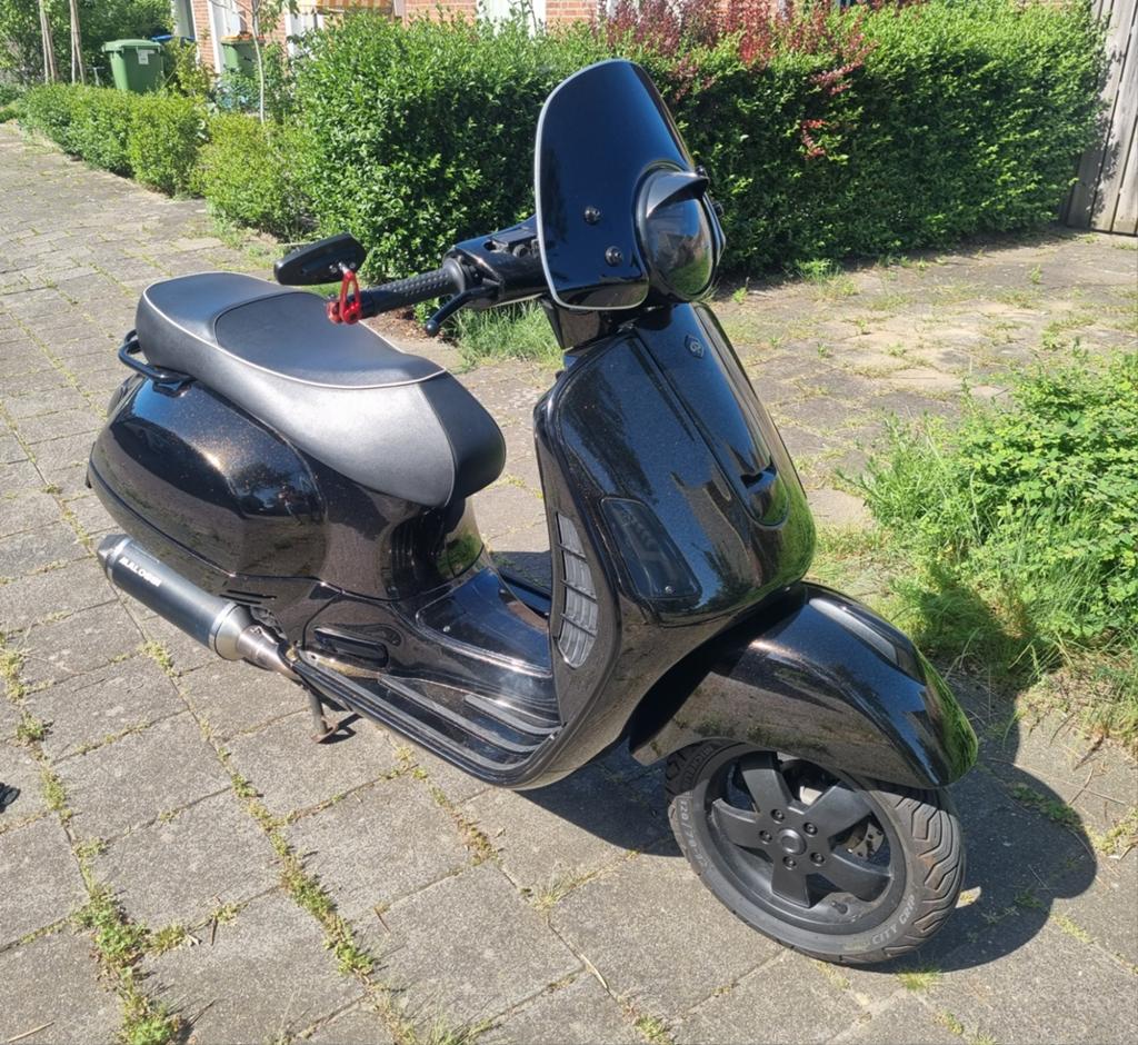 Vespa 300 GTS Special Edition Malossi A2 Nederlands kenteken, Ophalen, Overige modellen, 300 cc, Zo goed als nieuw