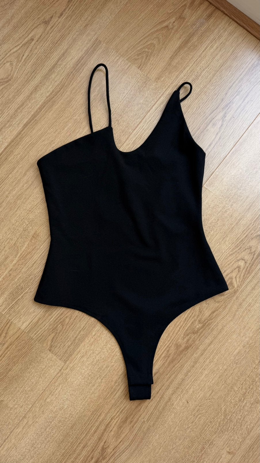 Asymmetrische top H&M nieuw, Kleding | Dames, Zwart, Nieuw, Ophalen of Verzenden, Maat 36 (S)