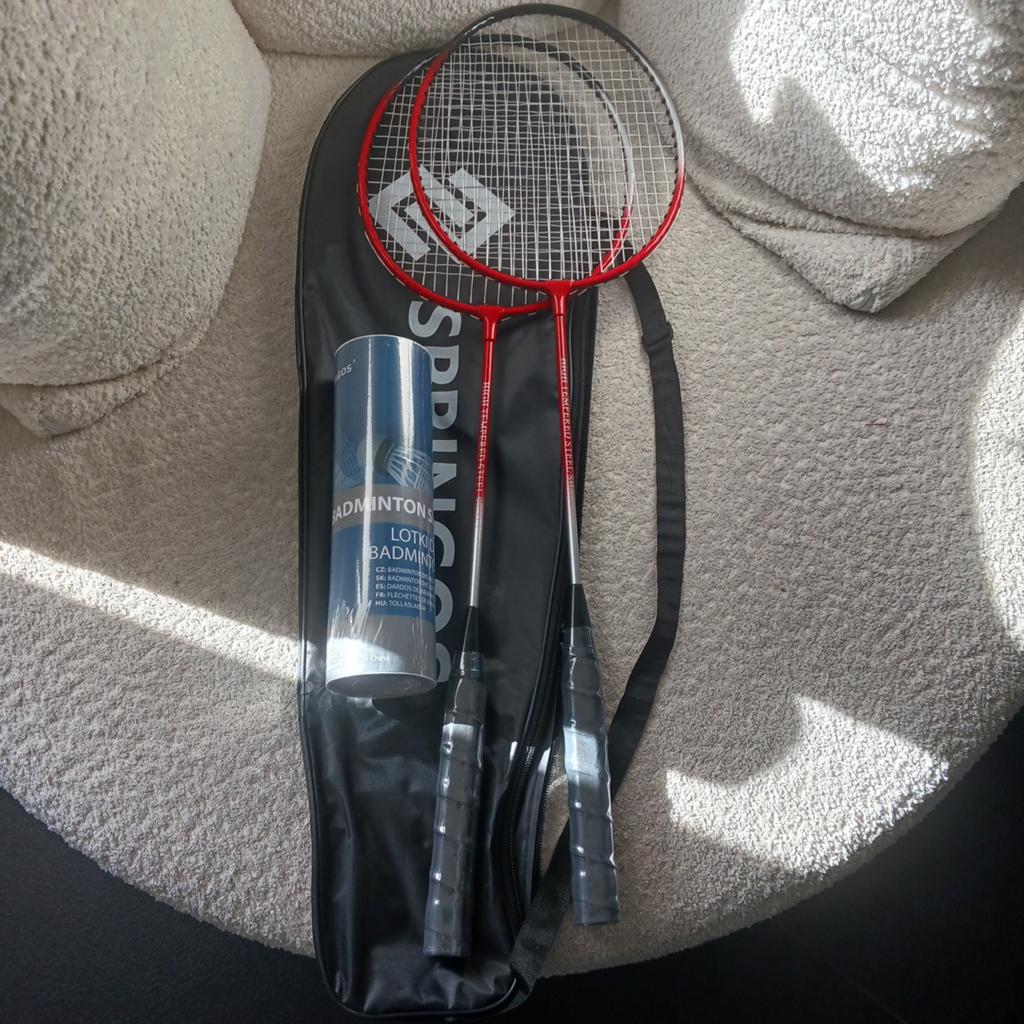 Badminton set: 2 rackets, hoes en shuttlekoker, Sport en Fitness, Badminton, Ophalen of Verzenden, Nieuw, Racket(s)