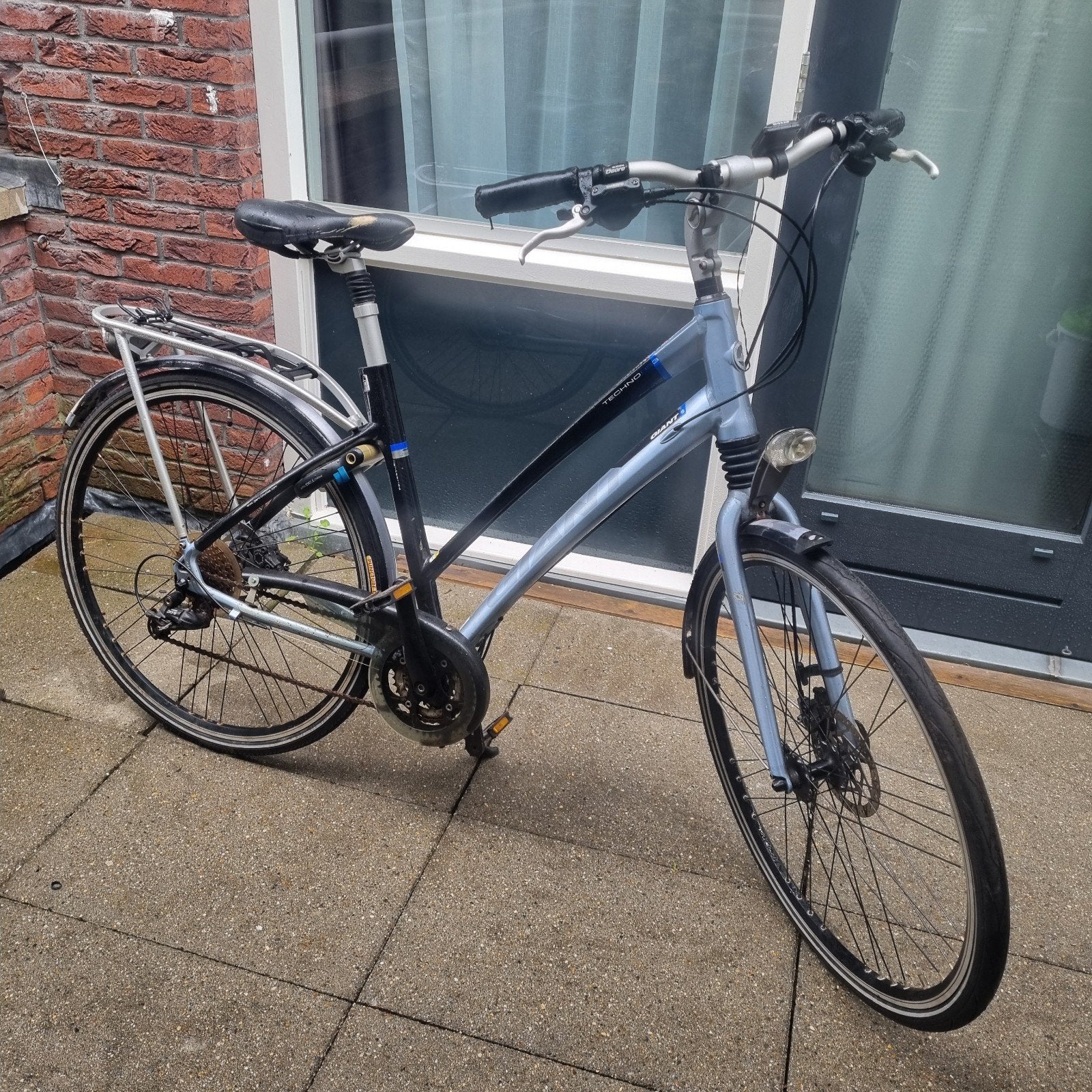 GIANT TECHNO Sportfiets met Versnellingen en AXA Slot 28 inc, Fietsen en Brommers, Fietsen | Dames | Damesfietsen, Ophalen, Velgrem