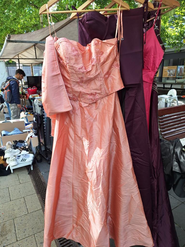 Diverse ongedragen kleding en sieraden uit faillissement, Kleding | Dames, Gelegenheidskleding, Nieuw, Overige typen, Ophalen